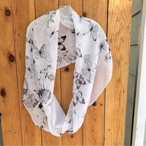 Infiniti Sparkly Light Weight Scarf NWOT